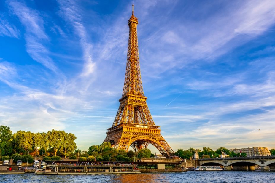 Découvrez la magie de la Tour Eiffel, le symbole de Paris